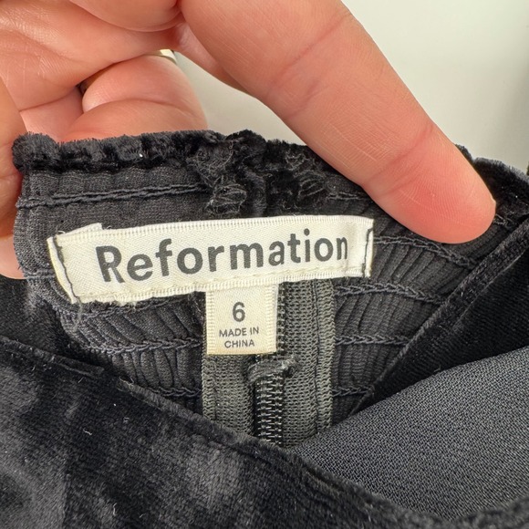 Reformation Black Velvet Crop Top Sweetheart Neckline Sleeveless Size 6 - Picture 3 of 7